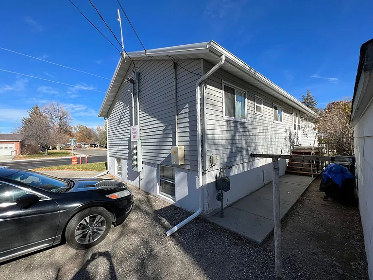 221-223 E Sunset Dr. — Photo 3