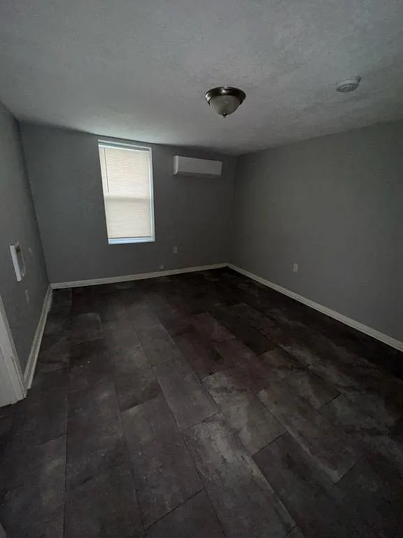 2057 N 5th St #5 — Photo 2