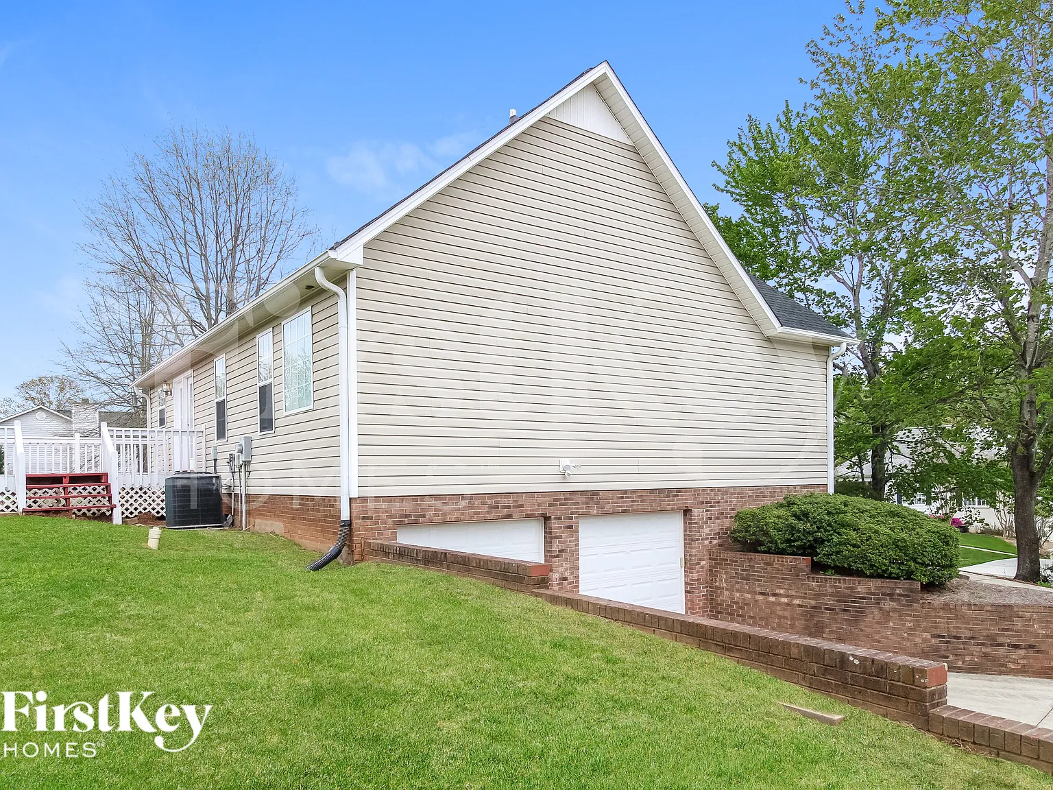 3 bed, 2.0 bath, 2154 sqft, $2,270 — Photo 1