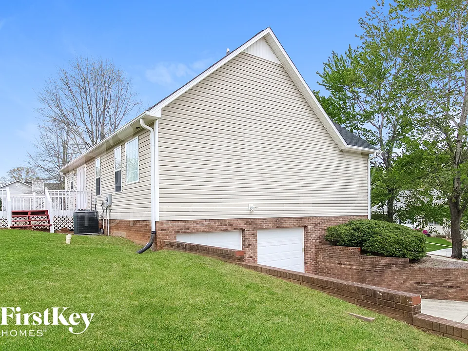 422 Twin Valley Dr