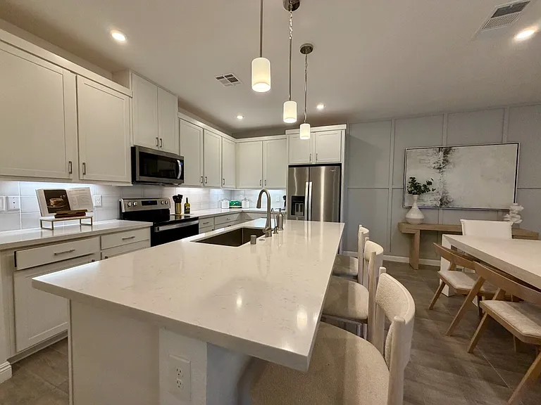 802 Royal Beekman St — Photo 13