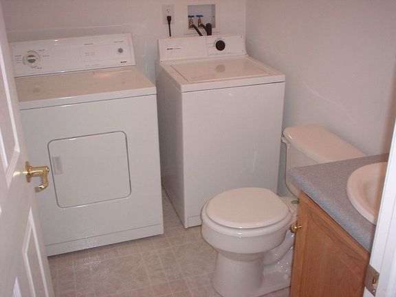 1/2 Bath w/ laundry