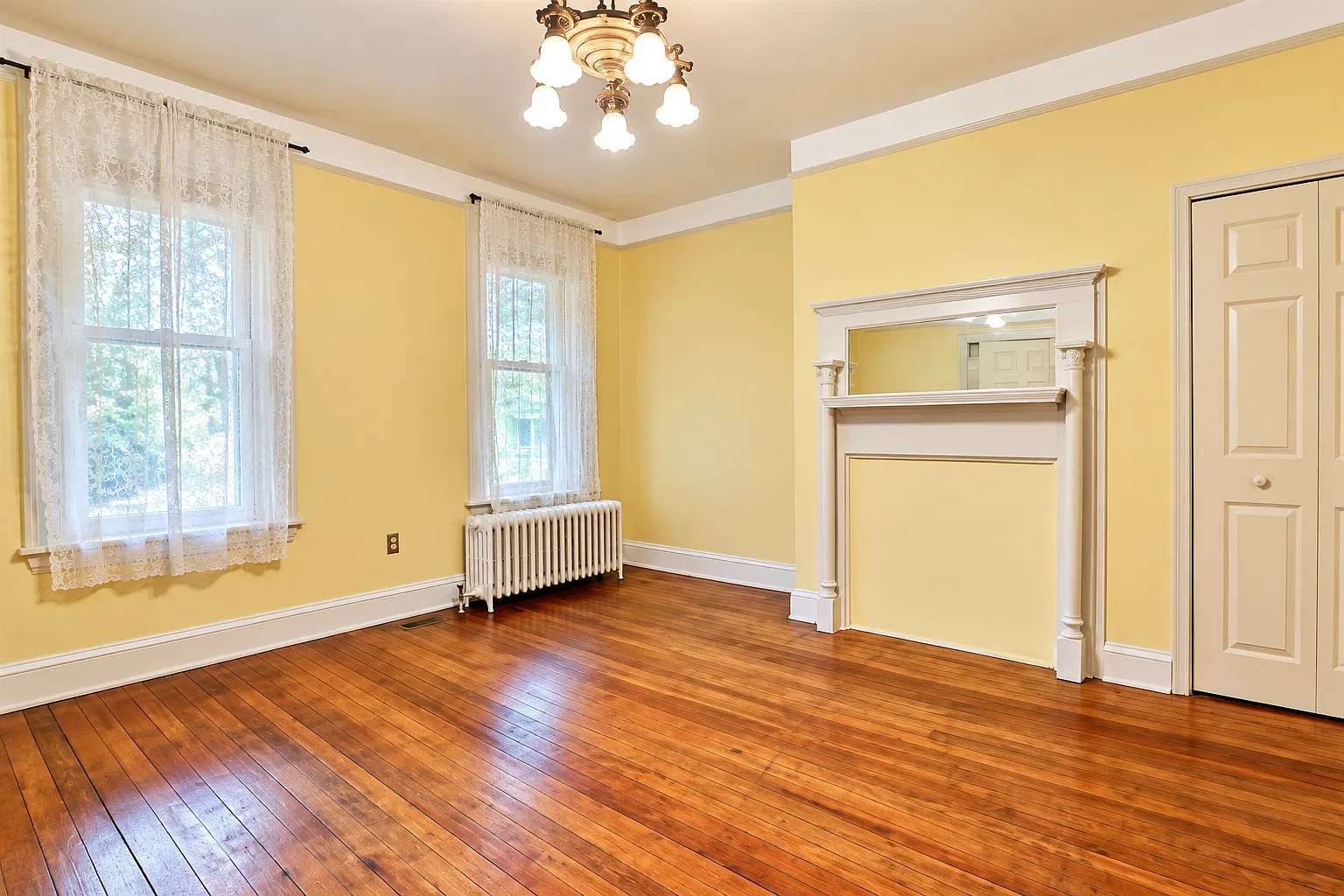 4 bed, 2.5 bath, 1750 sqft, $4,000 — Photo 3