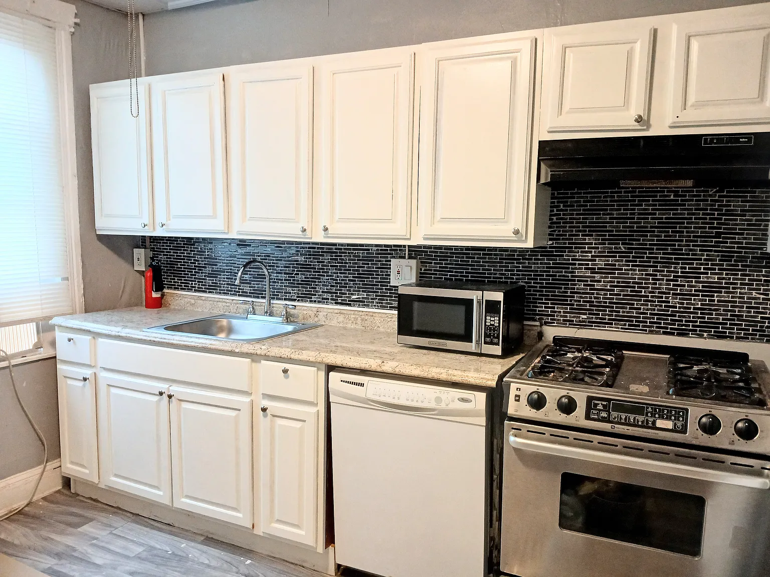 3 bed, 1200 sqft, $1,500 — Photo 4