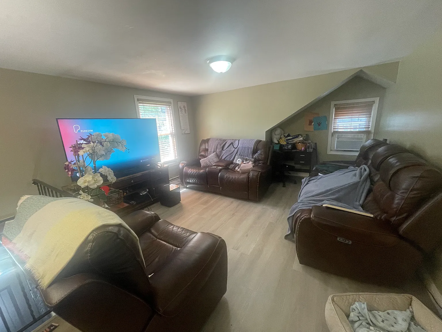 3 bed, 800 sqft, $2,600 — Photo 3