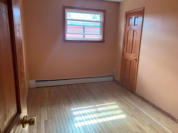 2nd image of 1145 Saint Lawrence Ave APT 3
