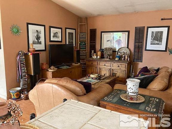 3rd image of 1354 Victoria Dr