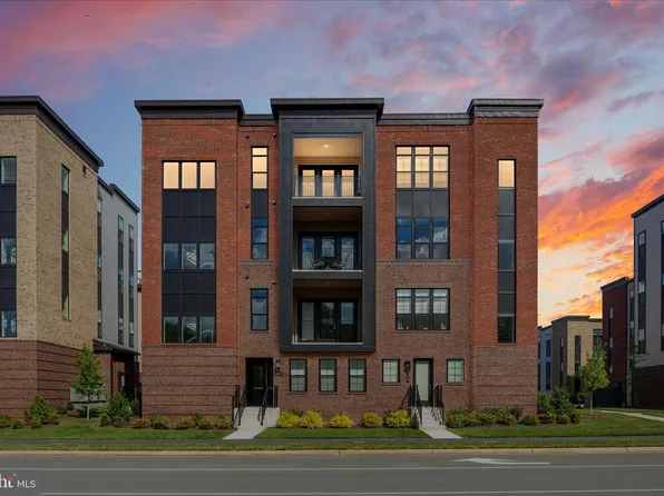 22127 Headwater Ter #400, Ashburn, VA 20148