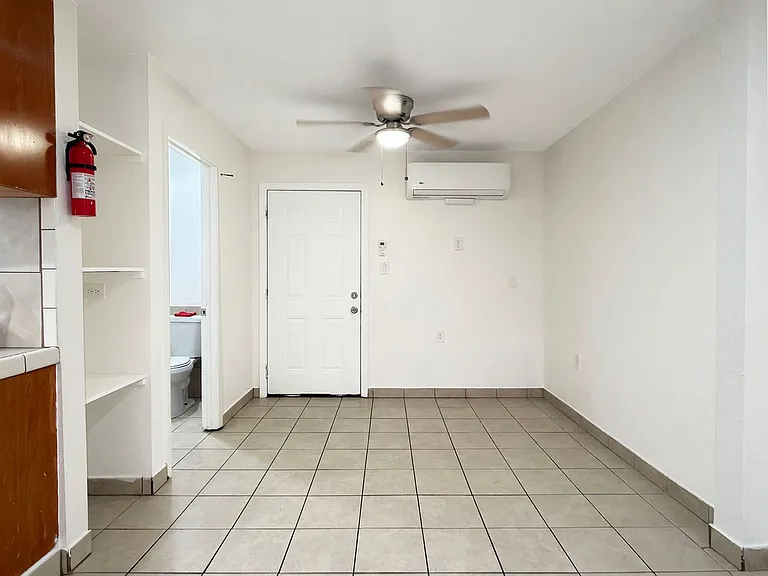 2657 E Monroe St — Photo 1
