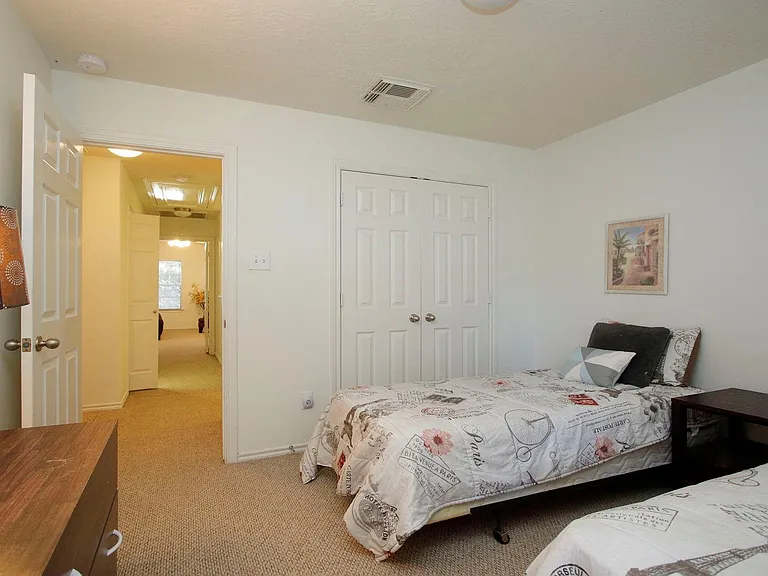 191 N Burberry Park Cir — Photo 26