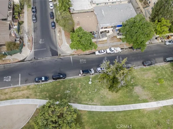 12401 Archwood St #1-5, North Hollywood, CA 91606