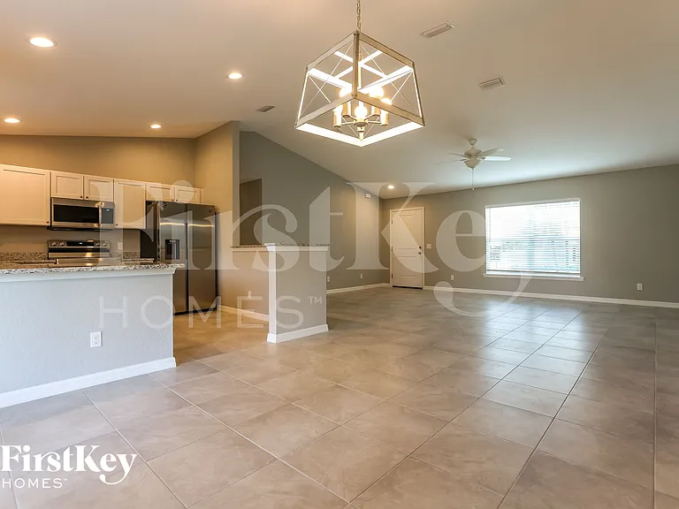 11932 Gretchen Ave — Photo 4