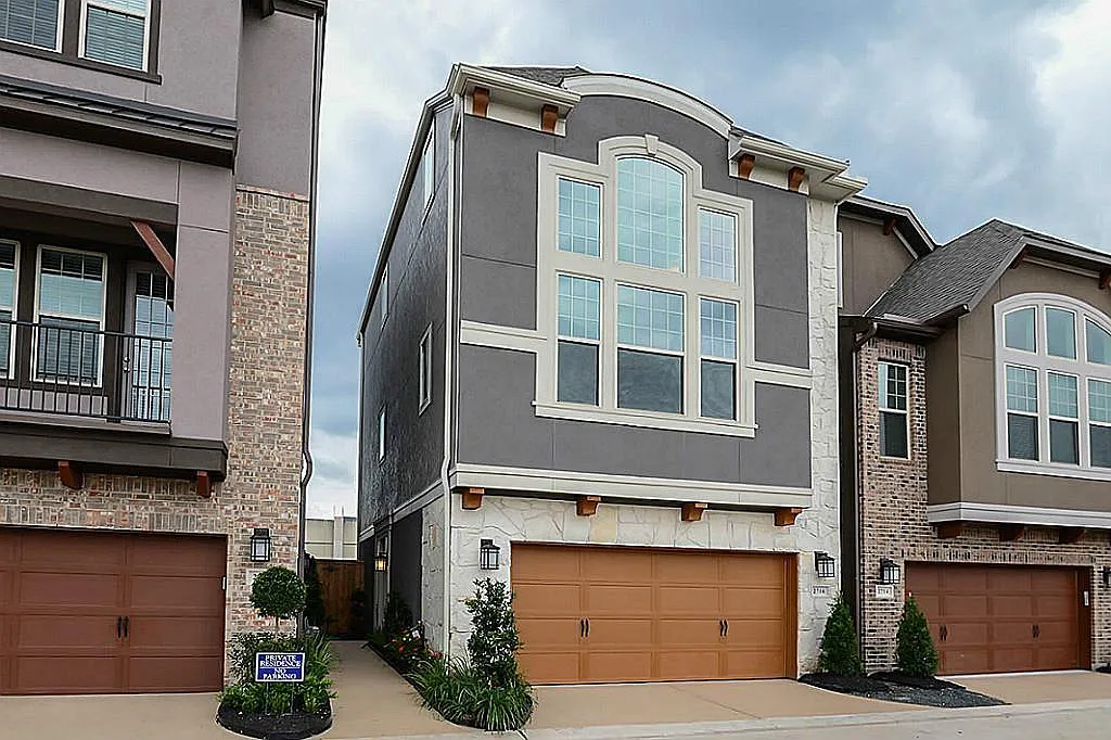 Building Photo - 2716 Church Wood Dr