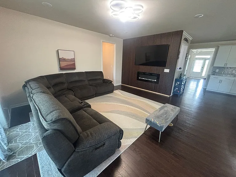 317 Aintree Ave — Photo 28
