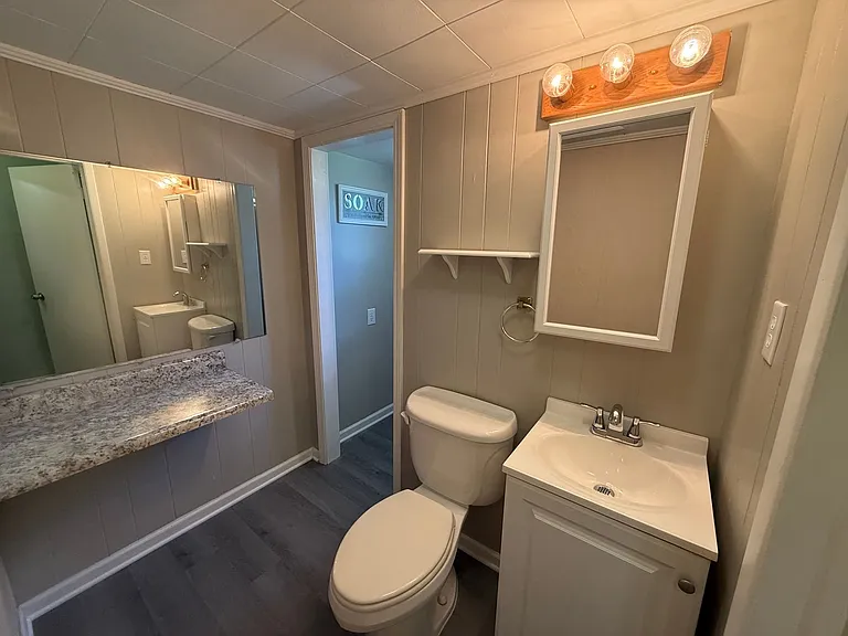 15 Lindsey Ter NW — Photo 2