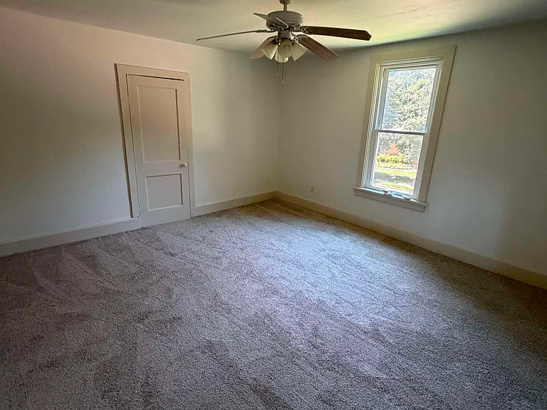 652 N Oak St — Photo 16