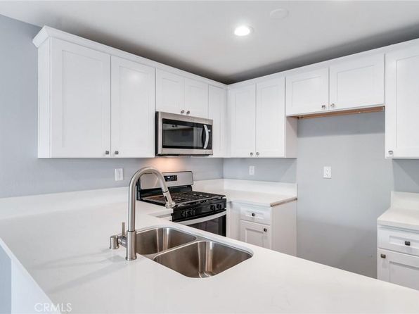 450 E 4th St APT 221