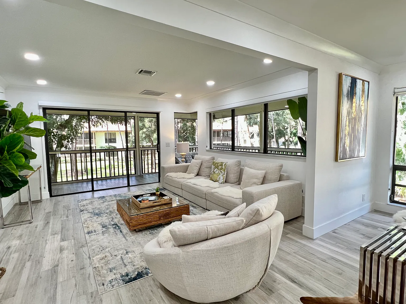 2 bed, 1366 sqft, $4,500 — Photo 3