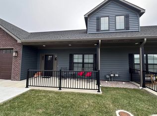3810 High Pointe Ln, Newburgh, IN