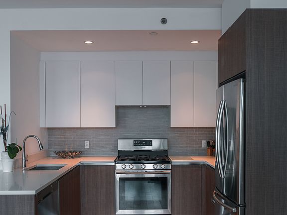5th image of 14-01 Broadway #7J