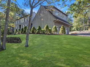 10 Nicole Ct, Manorville, NY 11949