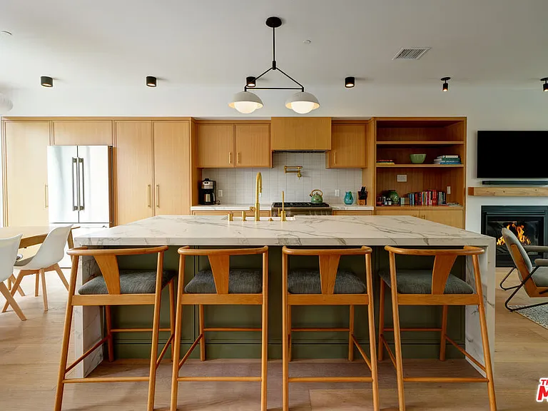 6208 Tapia Dr #B — Photo 2