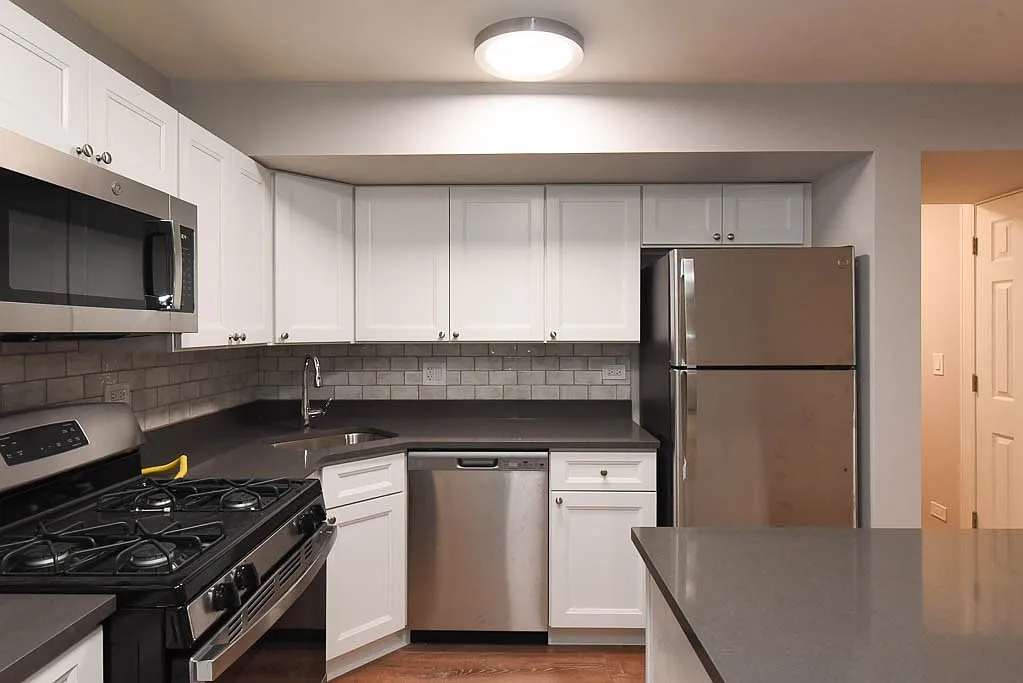 5746 N Winthrop Ave — Photo 4