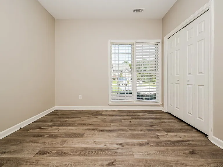 1101 E Shoreview Rd — Photo 13