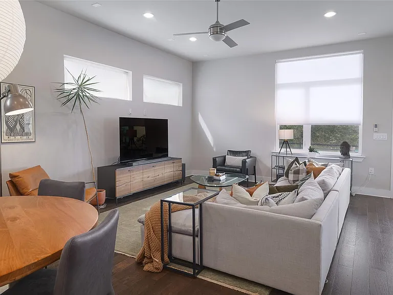 6021 Seville Dr — Photo 6