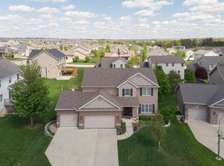 4 Callahan Ct, Bloomington, IL 61705