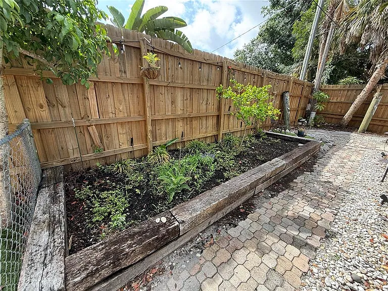 2729 Nodosa Dr — Photo 35
