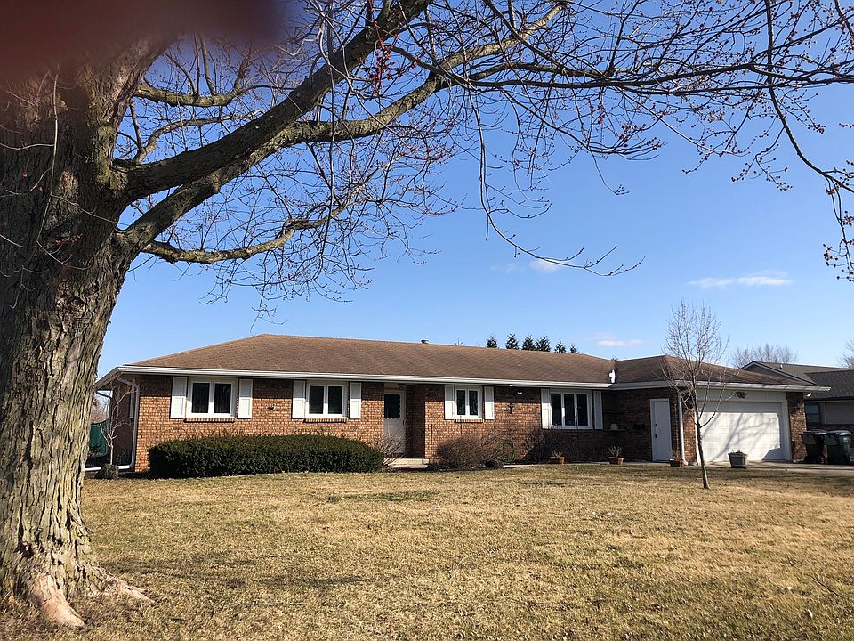1st image of 585 Wilson Dr