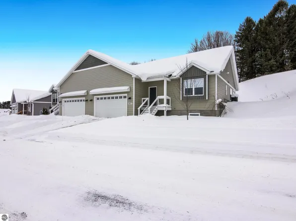 4877 Kodiak Dr, Traverse City, MI 49685