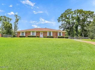 1085 Devonshire Dr, Jackson, MS 39206