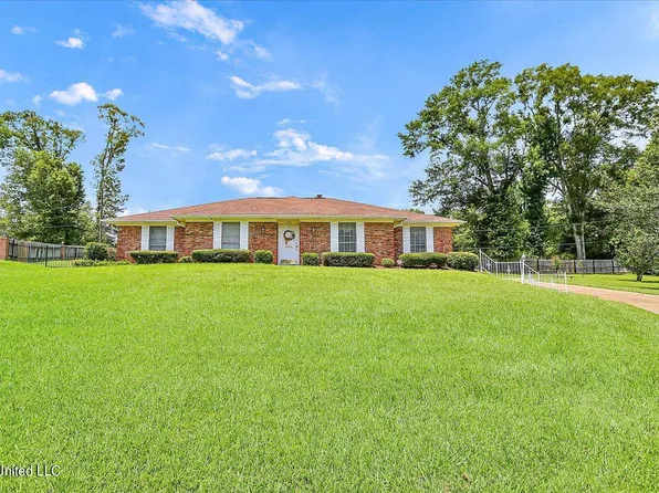 1085 Devonshire Dr, Jackson, MS 39206