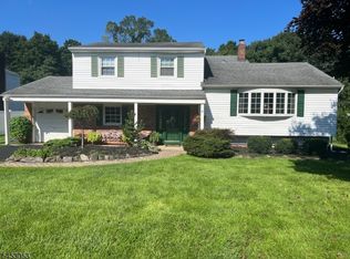 83 Drake Rd, Somerset, NJ 08873
