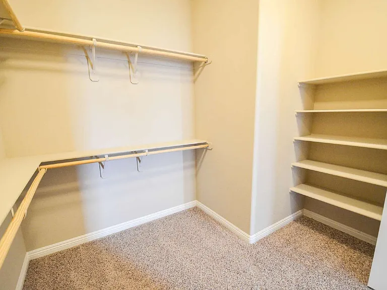9422 Sand Tiger Ave — Photo 15