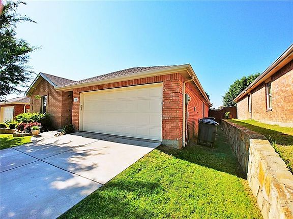 4th image of 1416 Waterford Dr