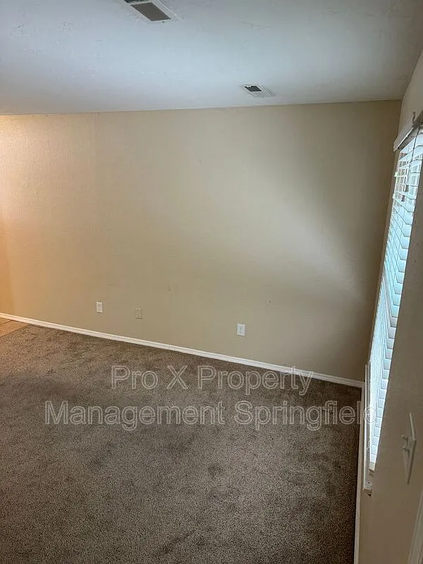 2 bed, 1.0 bath, 704 sqft, $845 — Photo 4
