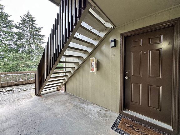 3rd image of 5026 S 58th St APT B
