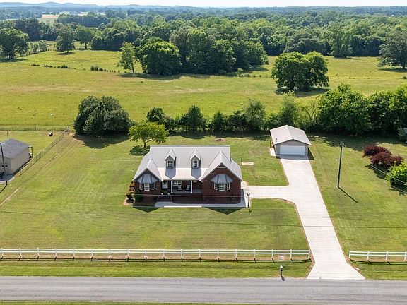 3rd image of 106 Stephenson Rd