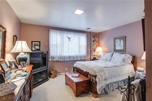 2nd image of 5120 Dorchester Cir