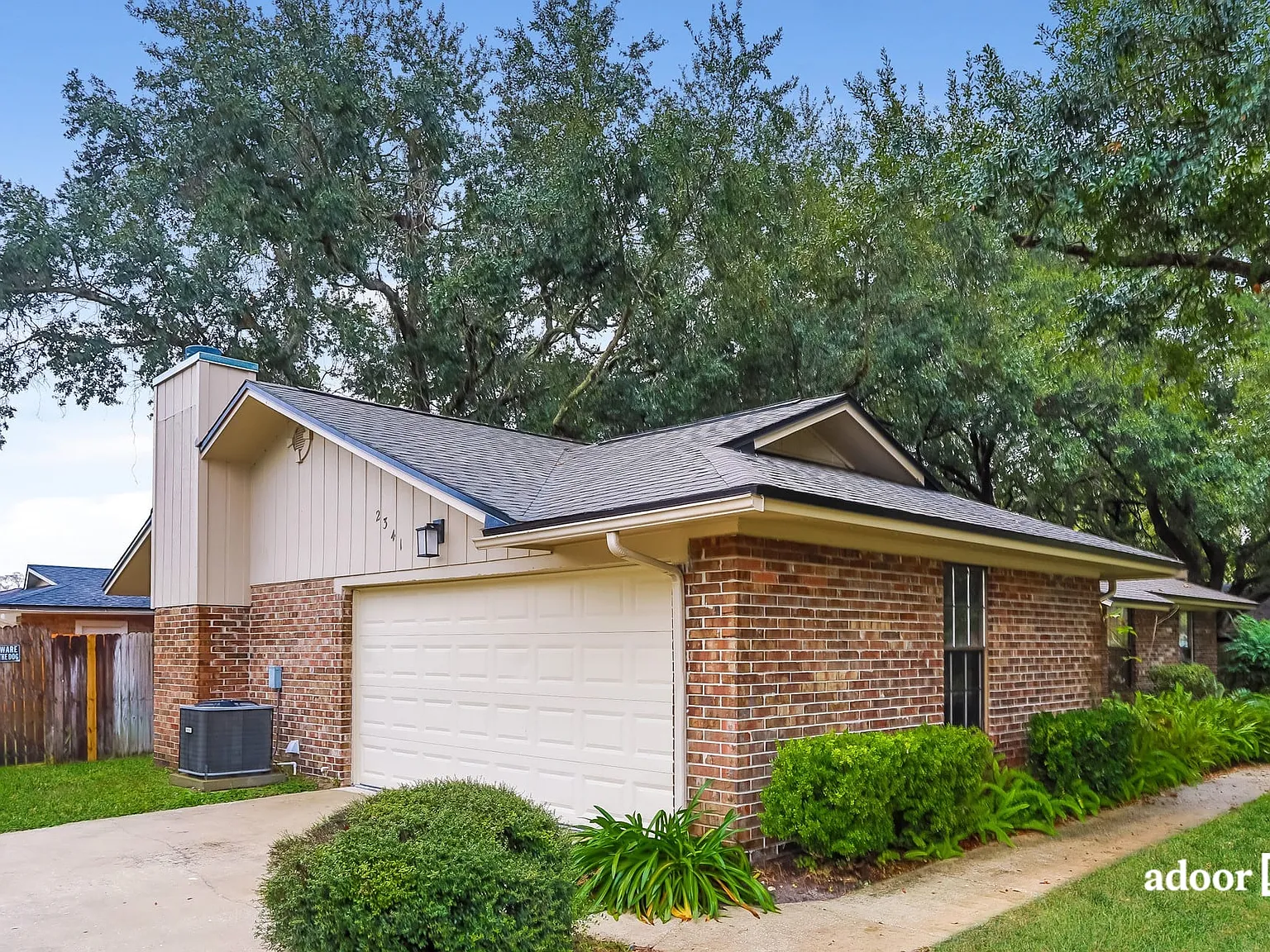 4 bed, 2.0 bath, 1562 sqft, $1,895 — Photo 2