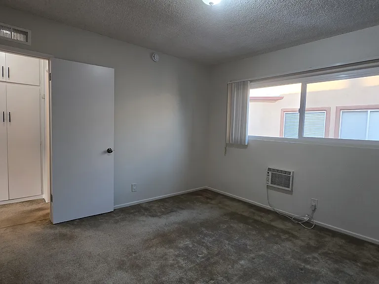 1302 Lyndon St #14 — Photo 9