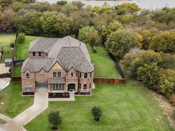 3054 N Grand Peninsula Dr, Grand Prairie, TX 75054
