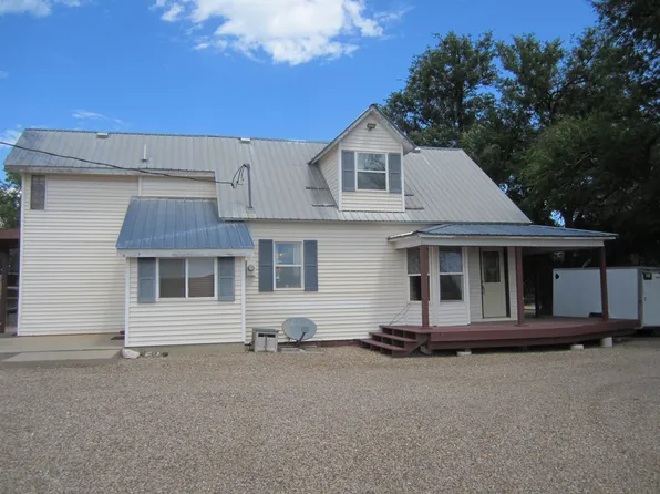 202 N 4th St, Buffalo Gap, SD 57722