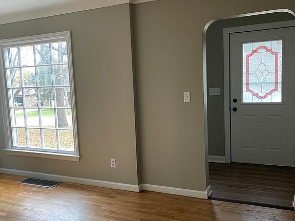 2nd image of 1035 Cogswell St NW