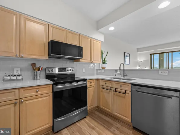 3210 N Leisure World Blvd APT 1014, Silver Spring, MD 20906