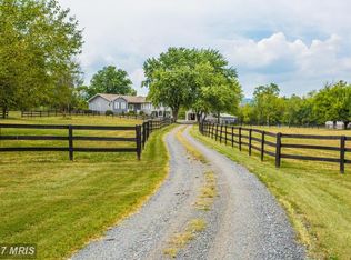 9826 Geneva Ln, Frederick, MD 21702