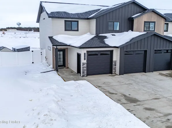 1196 39th Ave W, Dickinson, ND 58601